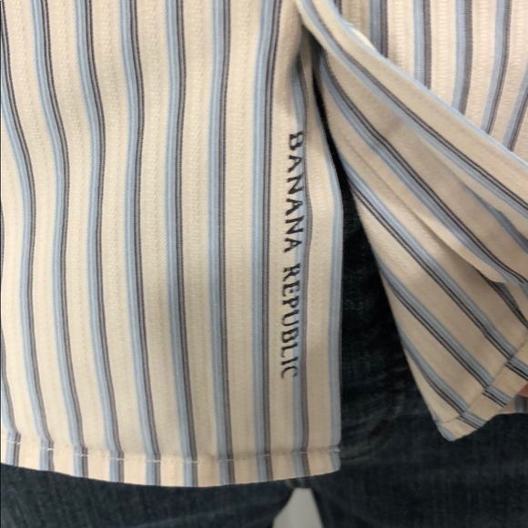 Banana Republic Men’s Striped Button Down Shirt. Make an offer! - Picture 5 of 5